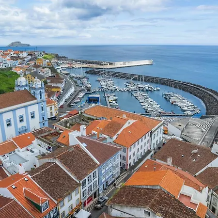 Azimute1 T2 Moderno Centro Historico Angra Angra do Heroísmo