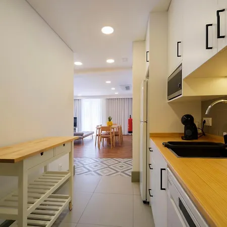 Azimute 1 - T2 Moderno Centro Historico Angra Apartment *