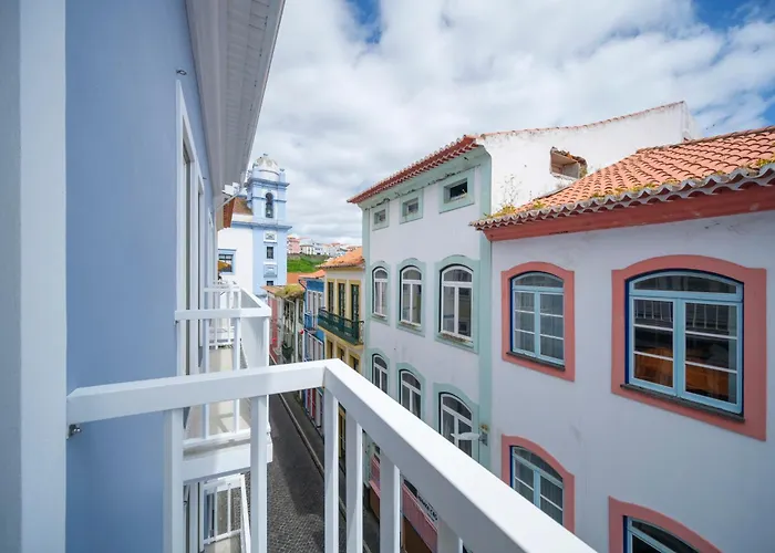 Azimute 1 - T2 Moderno Centro Historico Angra Angra do Heroísmo