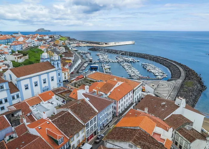 Azimute1 T2 Moderno Centro Historico Angra Angra do Heroísmo